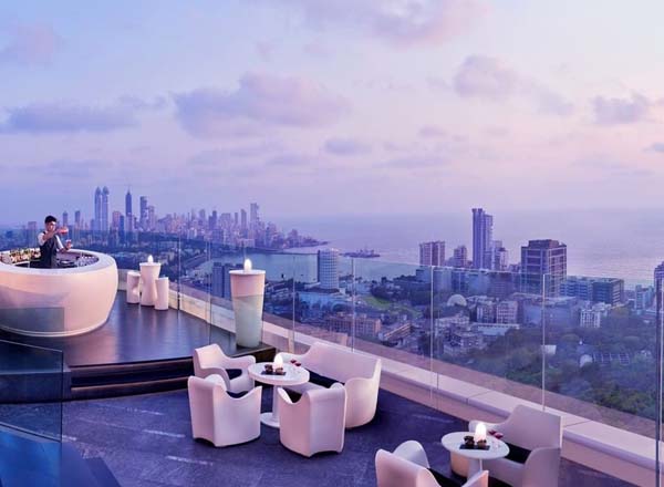 Rooftop bar Aer in Mumbai