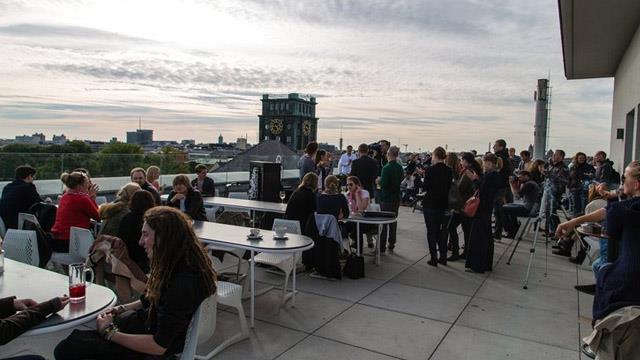 Rooftop bar Café Vorhoelzer Forum in Munich