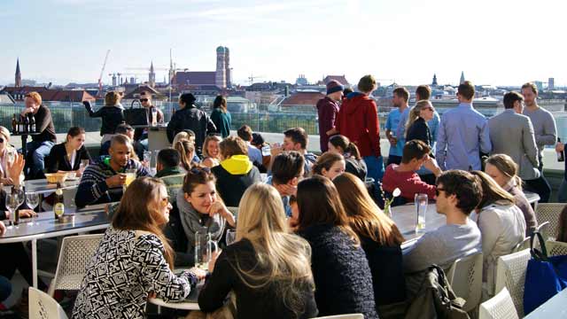 Rooftop bar Café Vorhoelzer Forum in Munich