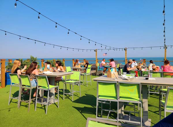 Rooftop bar RipTydz Oceanfront Grille & Rooftop Bar in Myrtle Beach