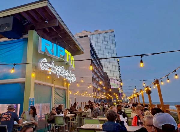 Rooftop bar RipTydz Oceanfront Grille & Rooftop Bar in Myrtle Beach