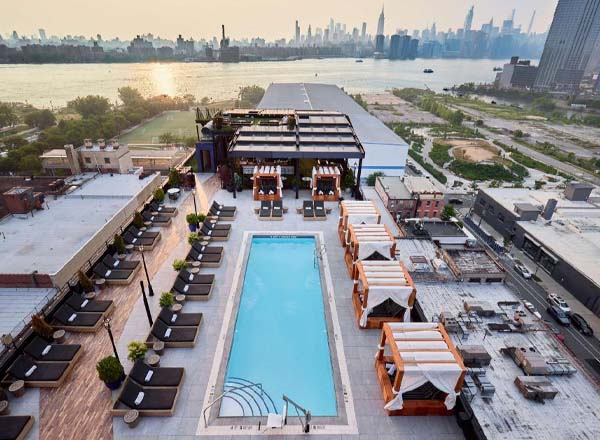 Rooftop bar ART Williamsburg in NYC