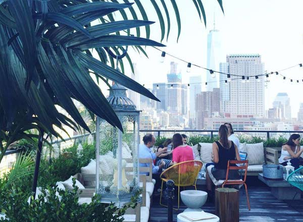 Rooftop bar Azul Rooftop Bar in NYC