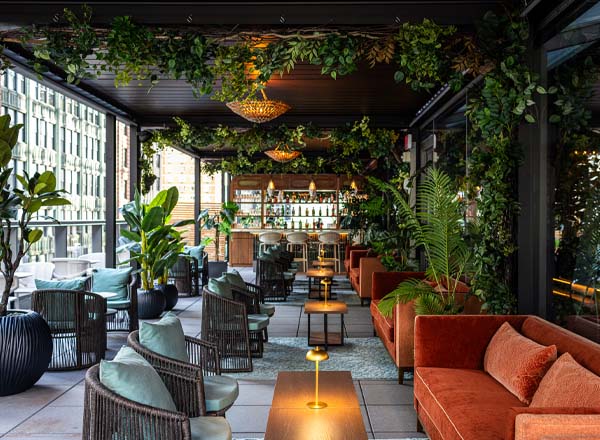 Rooftop bar Dear Irving on Broadway Bar in NYC