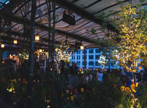 Rooftop bar Gallow Green in NYC