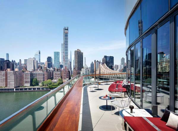 Rooftop bar Panorama Room in NYC