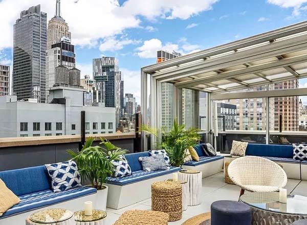 Rooftop bar Sandbar Rooftop in NYC