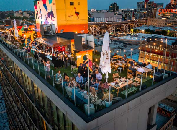 Rooftop bar Savanna Rooftop in NYC