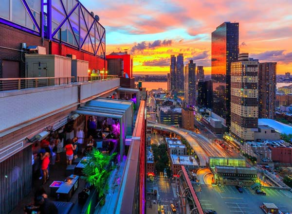 Rooftop bar Sky Room in NYC