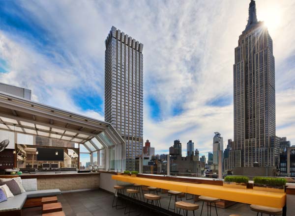 Rooftop bar Top of the Strand in NYC