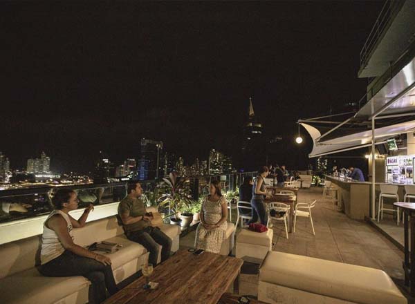 Rooftop bar Luna Rooftop in Panama City