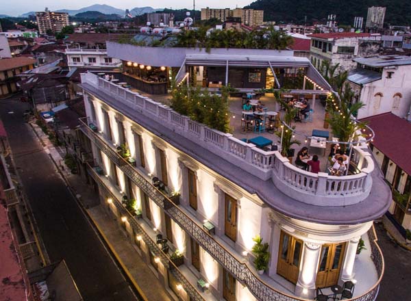 Rooftop bar Numen Rooftop in Panama City