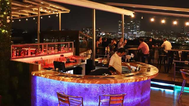 Rooftop bar StorX Sky Lounge in Panama City