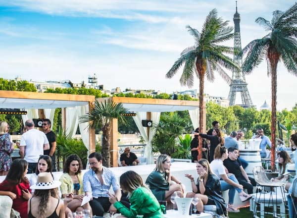 Rooftop bar Mademoiselle Mouche in Paris
