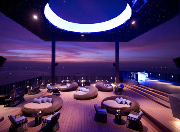 Rooftop bar Horizon Rooftop Restaurant & Bar in Pattaya