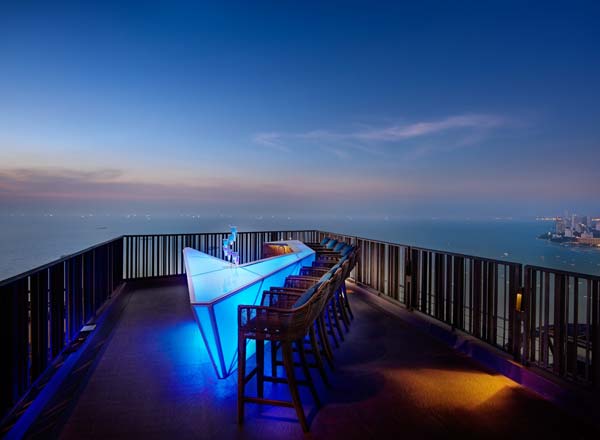 Rooftop bar Horizon Rooftop Restaurant & Bar in Pattaya