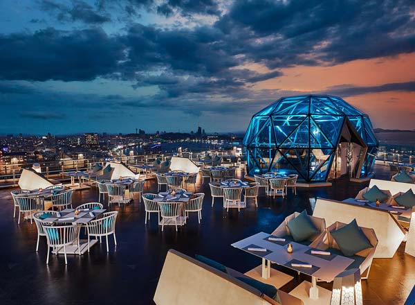 Rooftop bar The Sky 32 in Pattaya
