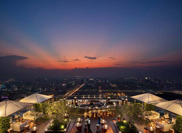 Rooftop bar Sora Skybar in Phnom Penh