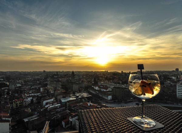 Rooftop bar 17º Restaurante & Bar in Porto