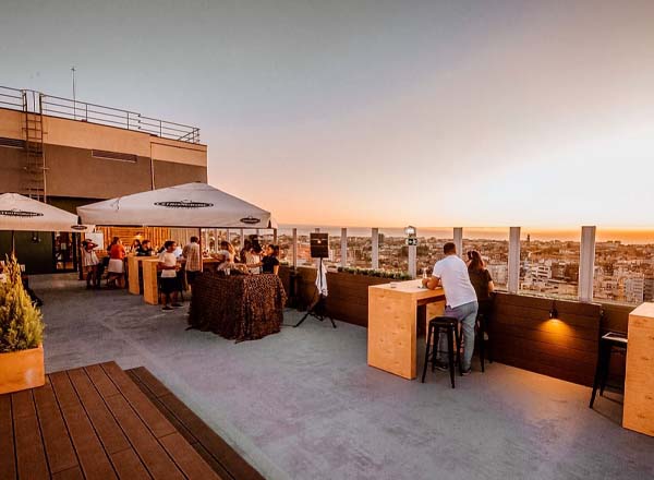 Rooftop bar LIFT Rooftop ViaCatarina in Porto