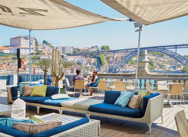 Rooftop bar Terrace Lounge 360º in Porto