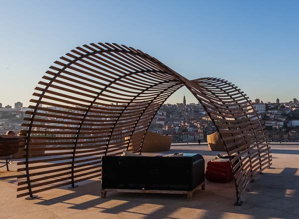 Rooftop bar The Yeatman in Porto