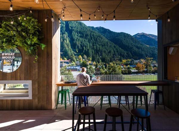 Rooftop bar Queenstown Miss Lucy's