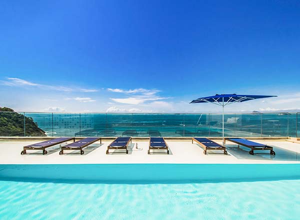 Rooftop bar SKY LEME Rooftop & Lounge in Rio de Janeiro
