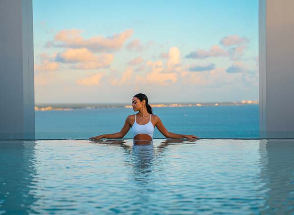 Rooftop bar Breathless Cancun Soul Resort & Spa in Cancun