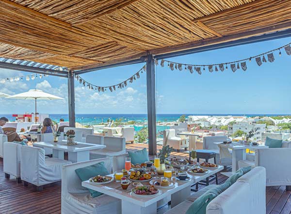 Bar en la azotea Fives Rooftop en Playa del Carmen
