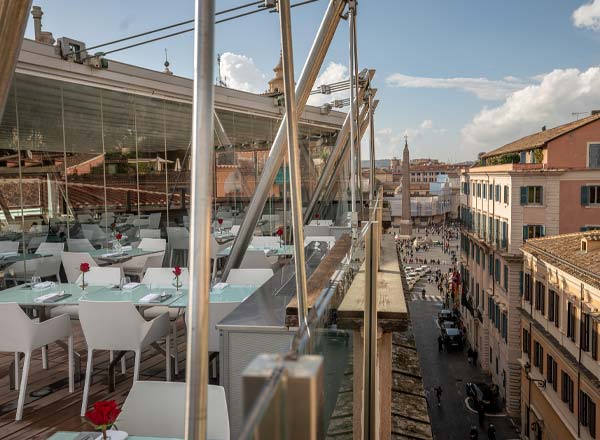 Rooftop bar Hi-Res in Rome
