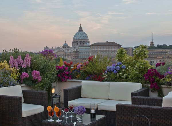 Rooftop bar Les Etoiles Rooftop at Hotel Atlante Star in Rome