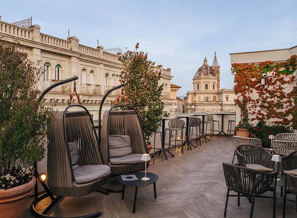 Rooftop bar Mùn Rooftop Cocktail Bar in Rome
