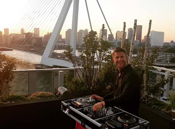 Rooftop bar Gastrobar ELVY at nhow Rotterdam in Rotterdam