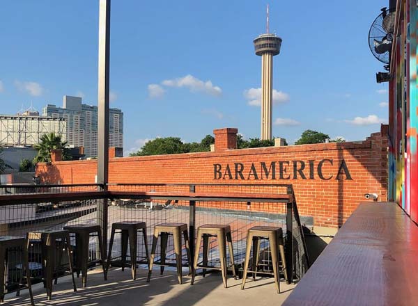 Rooftop bar Bar America in San Antonio