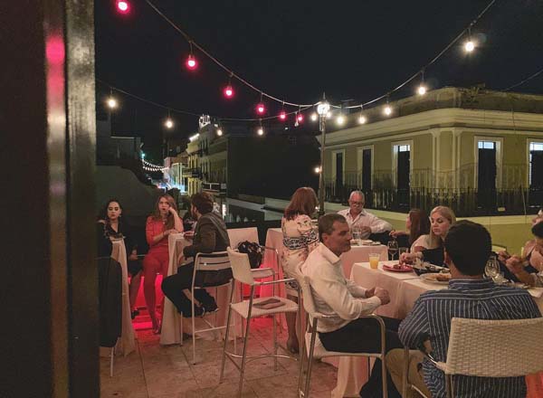 Rooftop bar Al Fresco Rooftop Wine Bar in San Juan