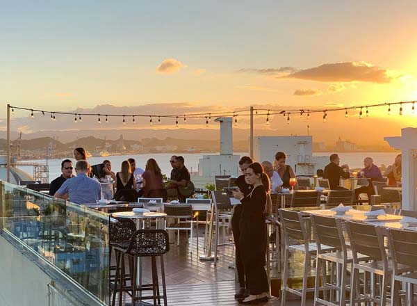 Rooftop bar Eter Rooftop & Lounge in San Juan
