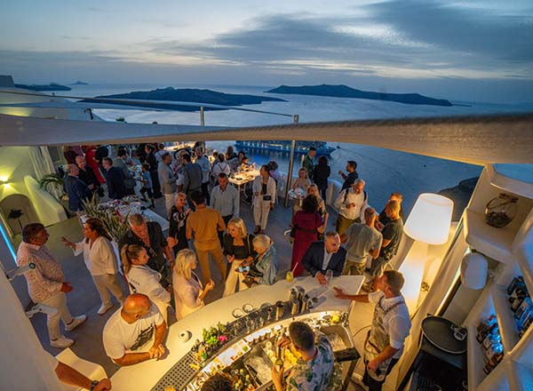 Rooftop bar Santorini Esperisma Bar-Restaurant