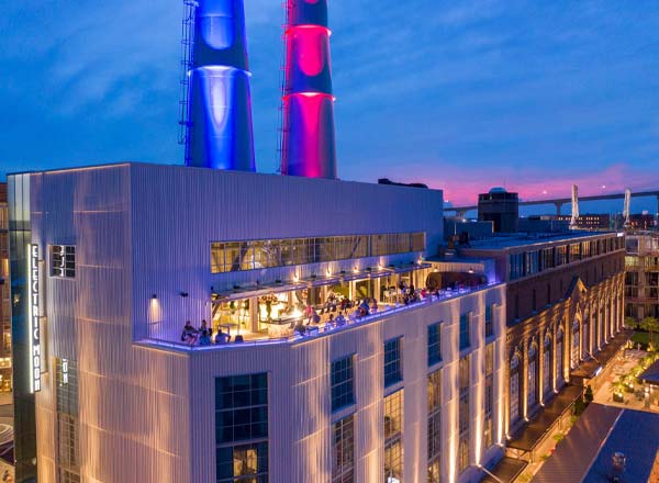 Rooftop bar Electric Moon Skytop Lounge + Moon Deck in Savannah