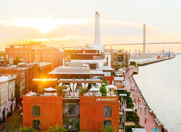 Rooftop bar Myrtle & Rose Rooftop Garden in Savannah