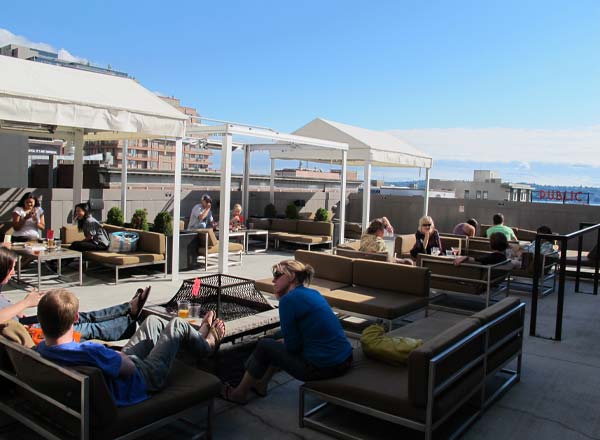 Rooftop bar Hard Rock Café in Seattle