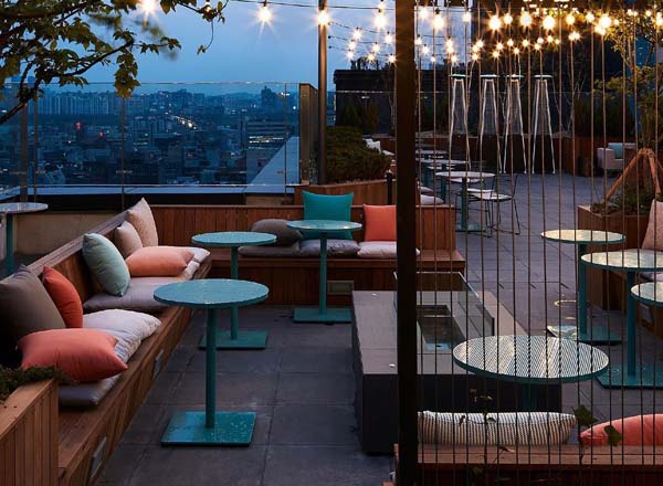Rooftop bar Side Note Club in Seoul