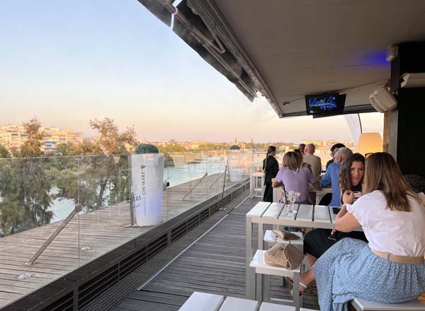 Rooftop bar LEVEL 5th in Seville