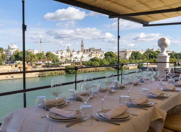 Rooftop bar Maríatrifulca in Seville