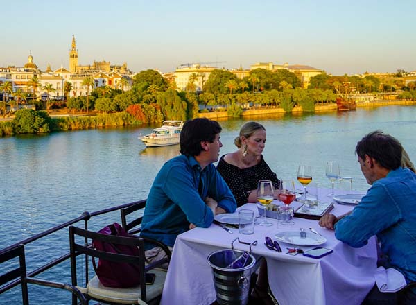 Rooftop bar Maríatrifulca in Seville