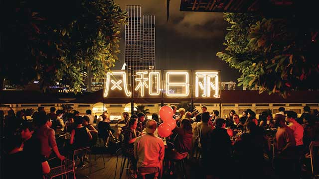 Rooftop bar Loof in Singapore