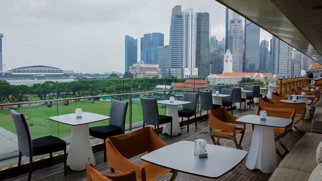 Rooftop bar Aura Sky Lounge in Singapore