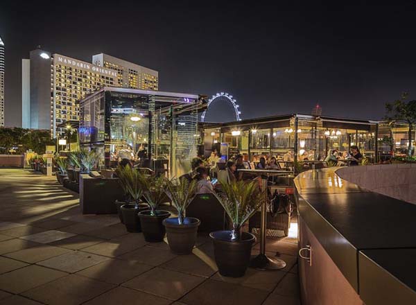 Rooftop bar Orgo Bar & Restaurant in Singapore
