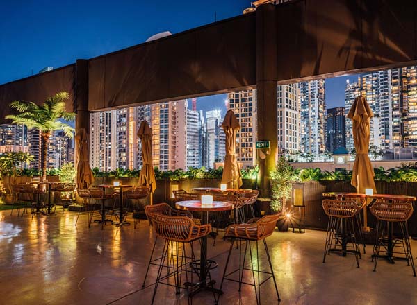 Rooftop bar Sky Lido in Singapore