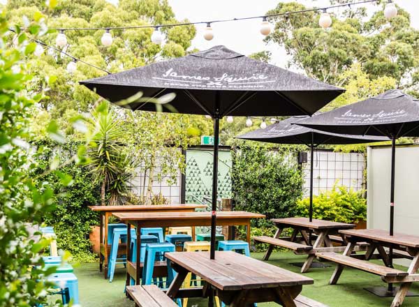 Rooftop bar Bridgeview Hotel in Sydney